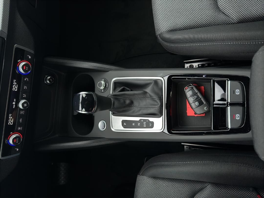 Fahrzeugabbildung Audi Q2 S line 35 TFSI S tronic, Infotainment Plus