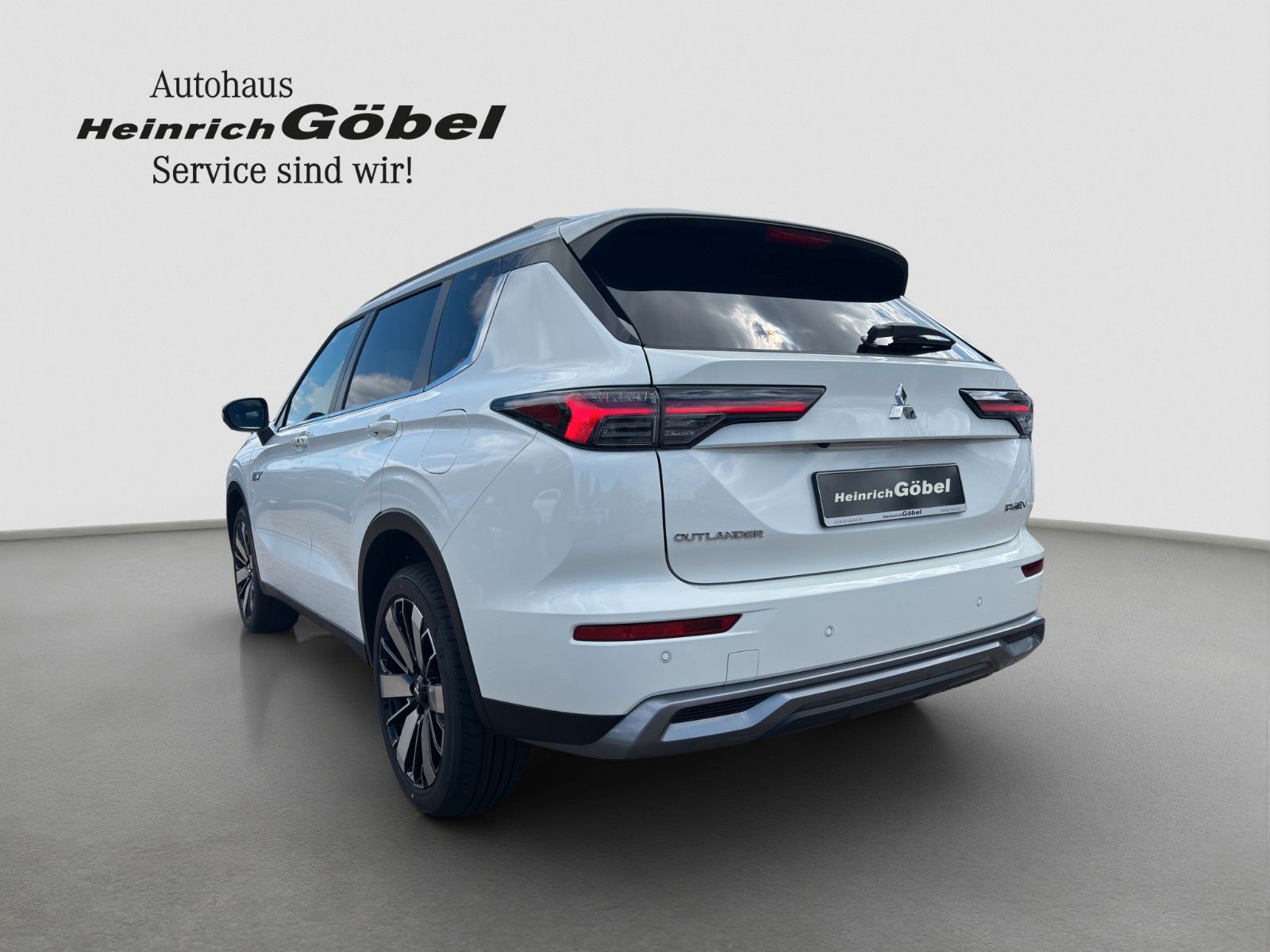 Fahrzeugabbildung Mitsubishi Outlander 2.4 PHEV S-AWC Select