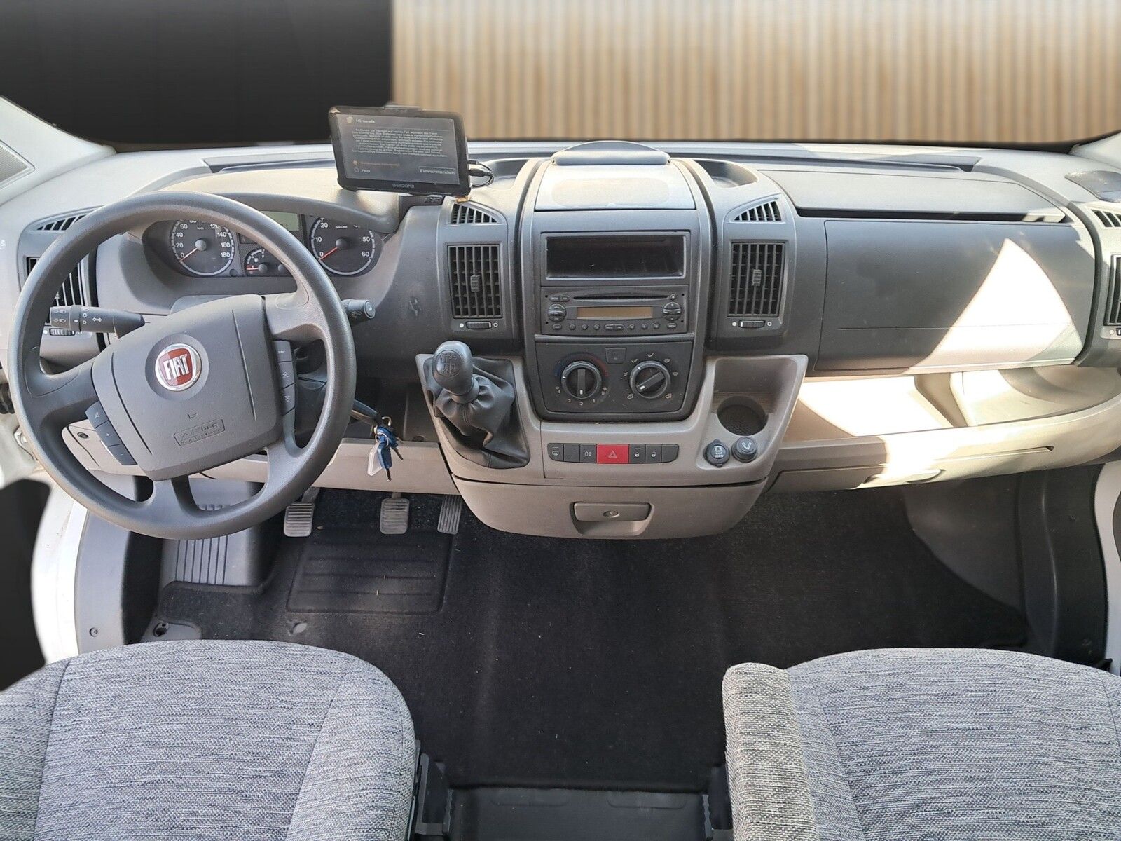 Fahrzeugabbildung Eura Mobil Terrestra TI 660HB Markise,Fahrradträger,TV