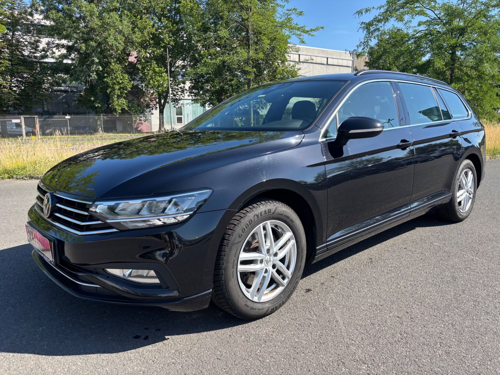 VW Passat Variant Business*LED*SR-WR*ACC*Keyless