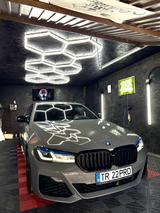 BMW 545e xDrive - 2022 /M pachet/HarmanKardon/keyles - BMW 545 von privat