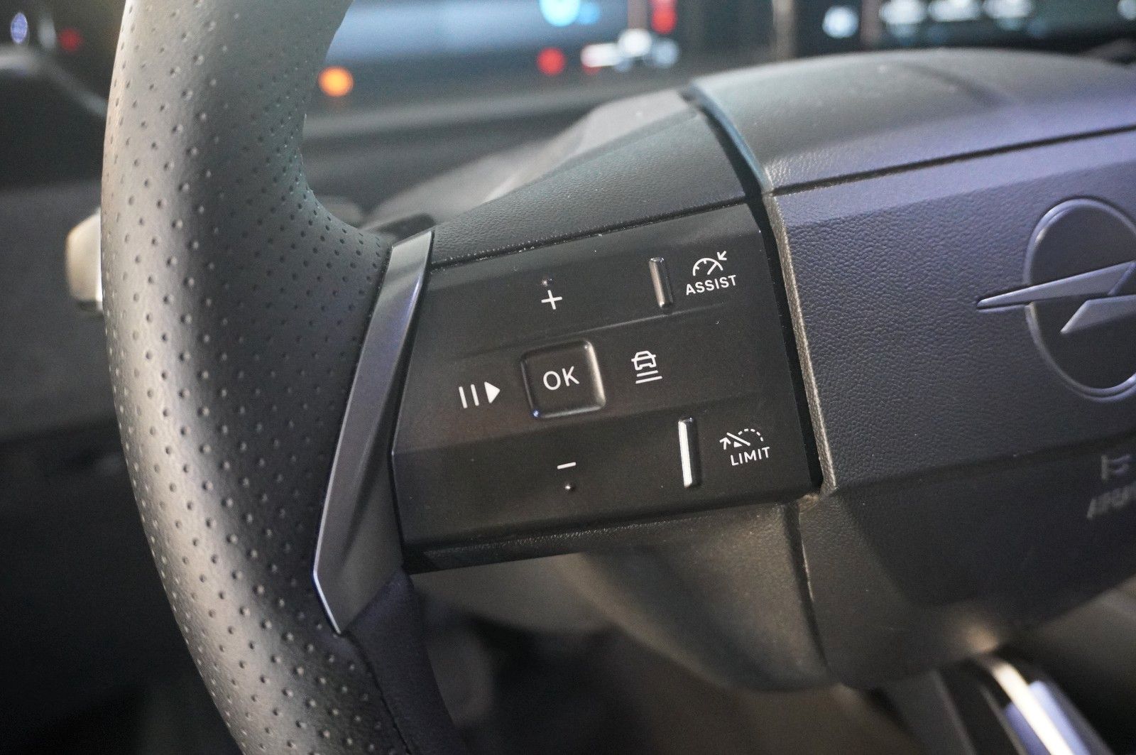 Fahrzeugabbildung Opel Grandland B 1.2 48V GS MHD LED-MATRIX/KAMERA/SHZ