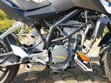 KTM Duke 125 - KTM VON 81 BIS 125 CCM