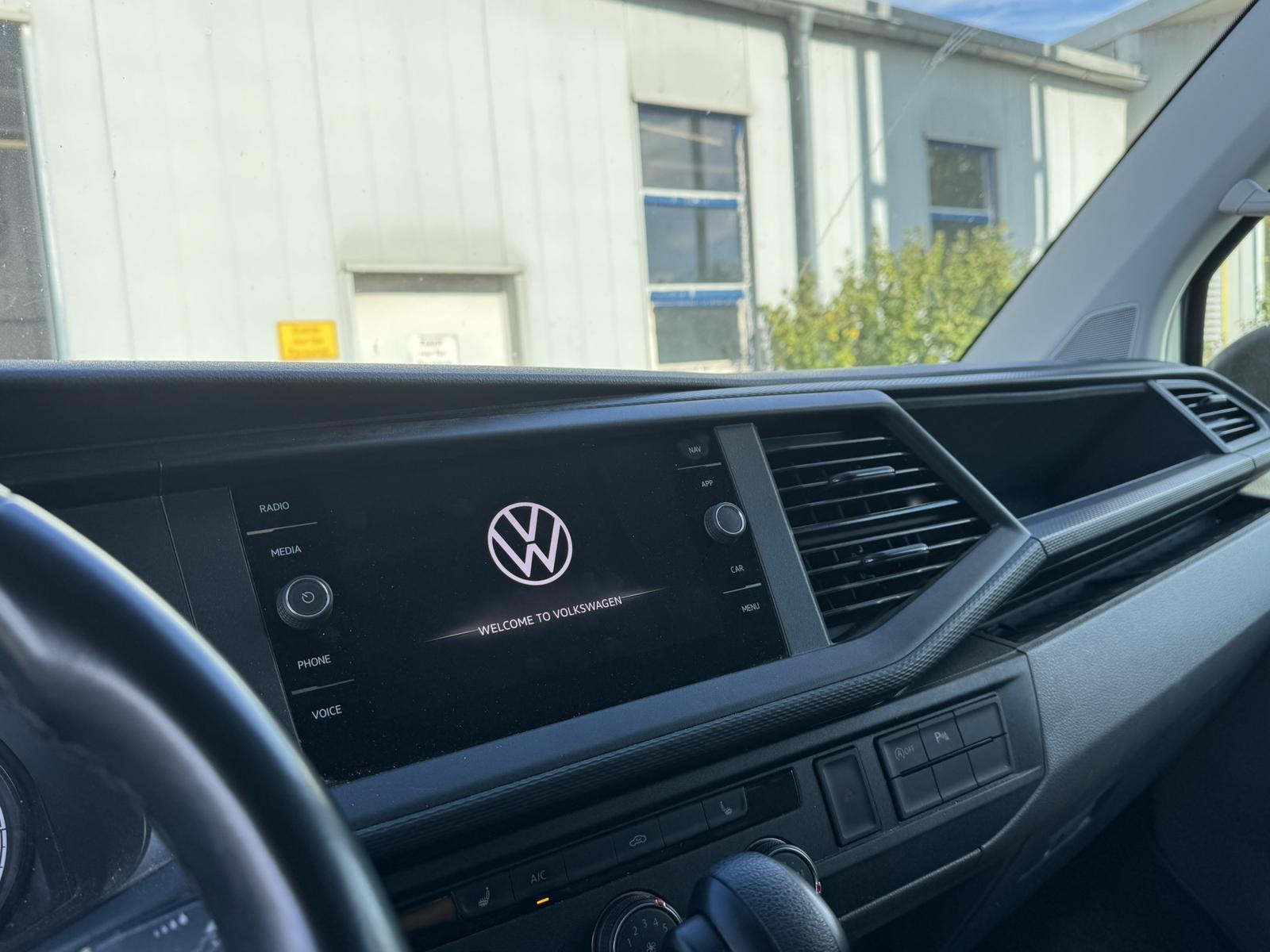 Volkswagen T6 Transporter 6.1 Kasten DSG AHK*NAVI*PDC*MFL