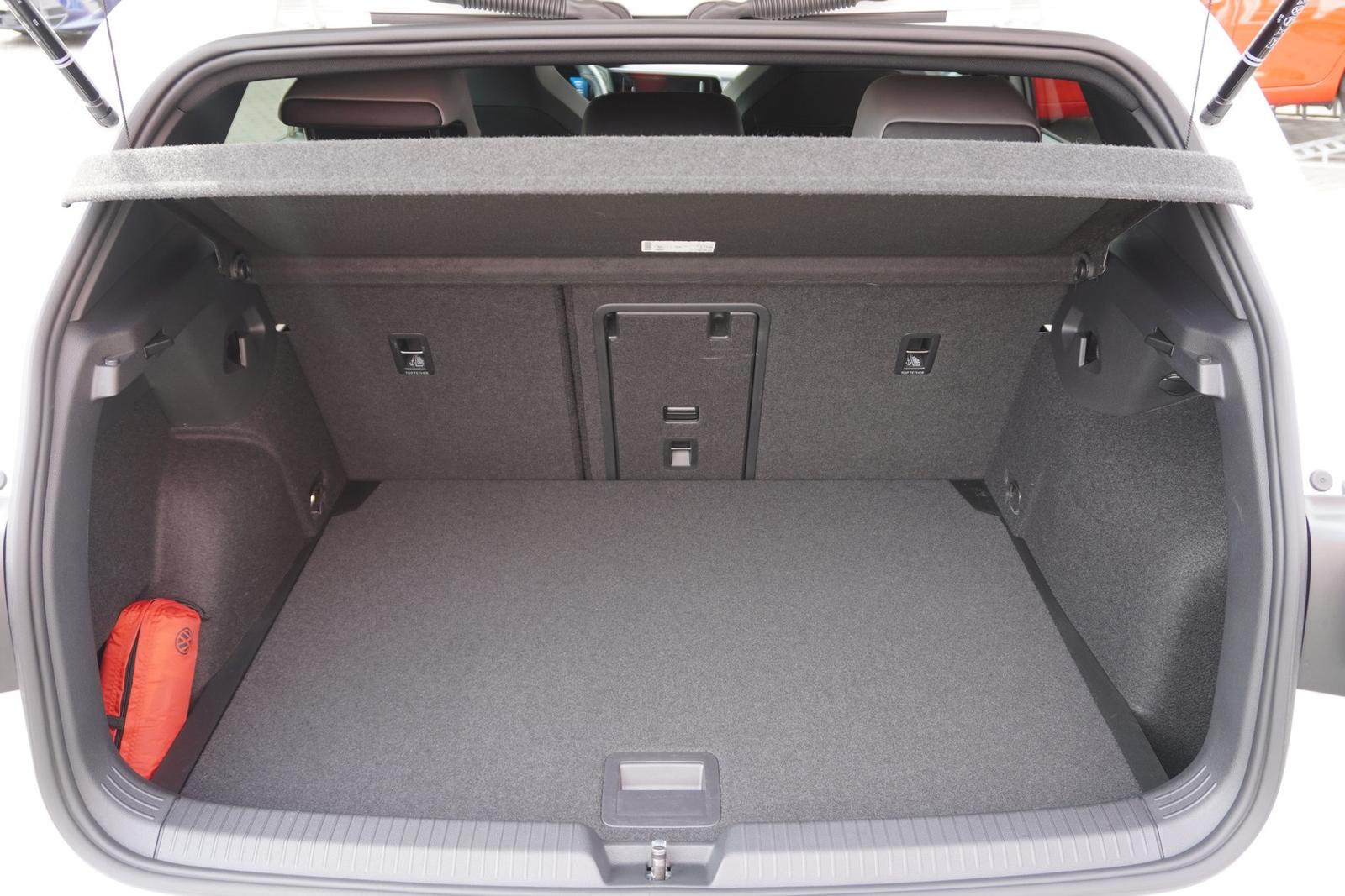 Volkswagen Golf VIII eTSI R-Line DSG App-Connect DAB LED, миниатюра 30