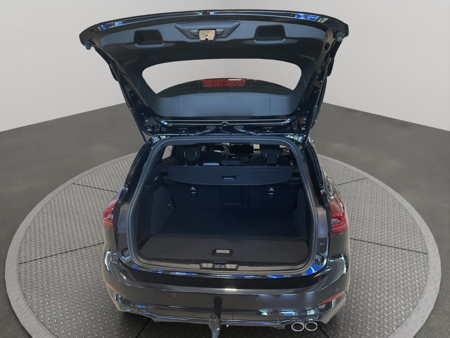 Fahrzeugabbildung Ford Focus Turnier ST-Line X AHK, WINTERPAKET