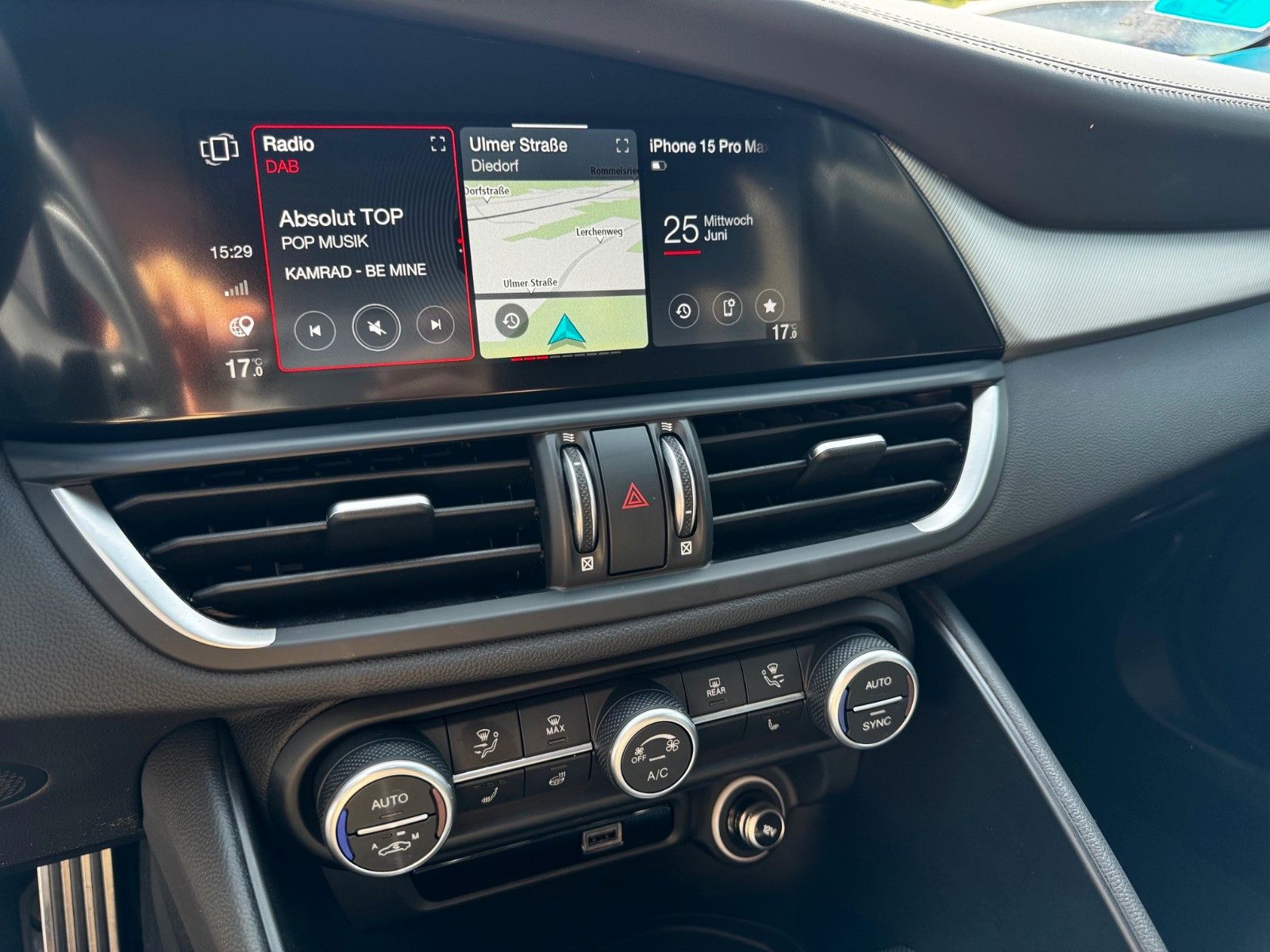 Fahrzeugabbildung Alfa Romeo Giulia MY23 Veloce 2.2 Diesel 210PS MEMORY NAVI