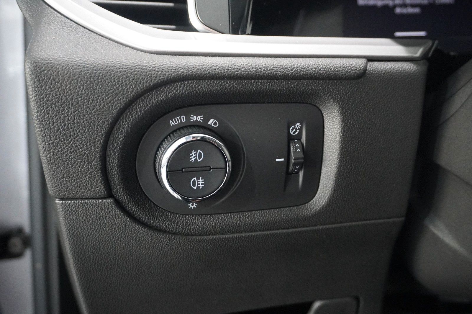 Fahrzeugabbildung Opel Grandland (X) ULTIMATE 4HYBRID NAVI/LED/SPORT/SH