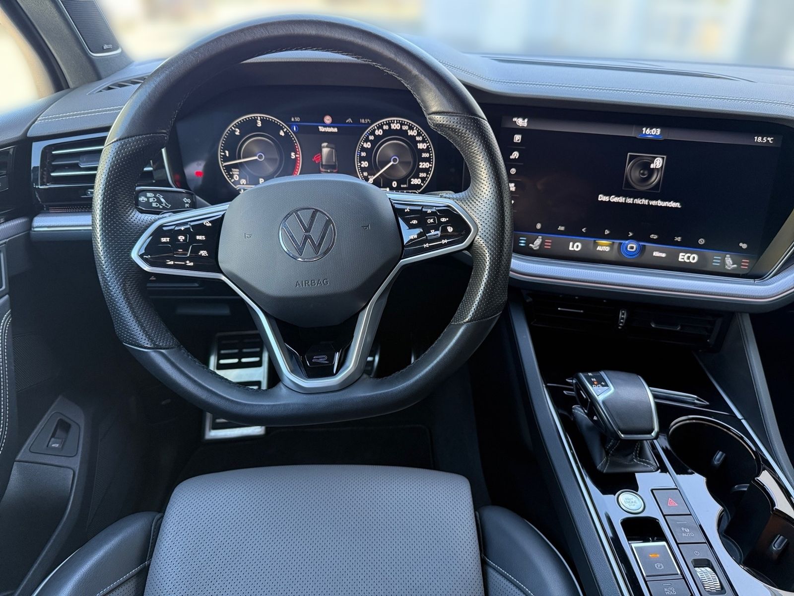 Volkswagen Touareg 3.0 TDI V6 4M R-LINE BLACK AHK DYNAUDIO foto 12