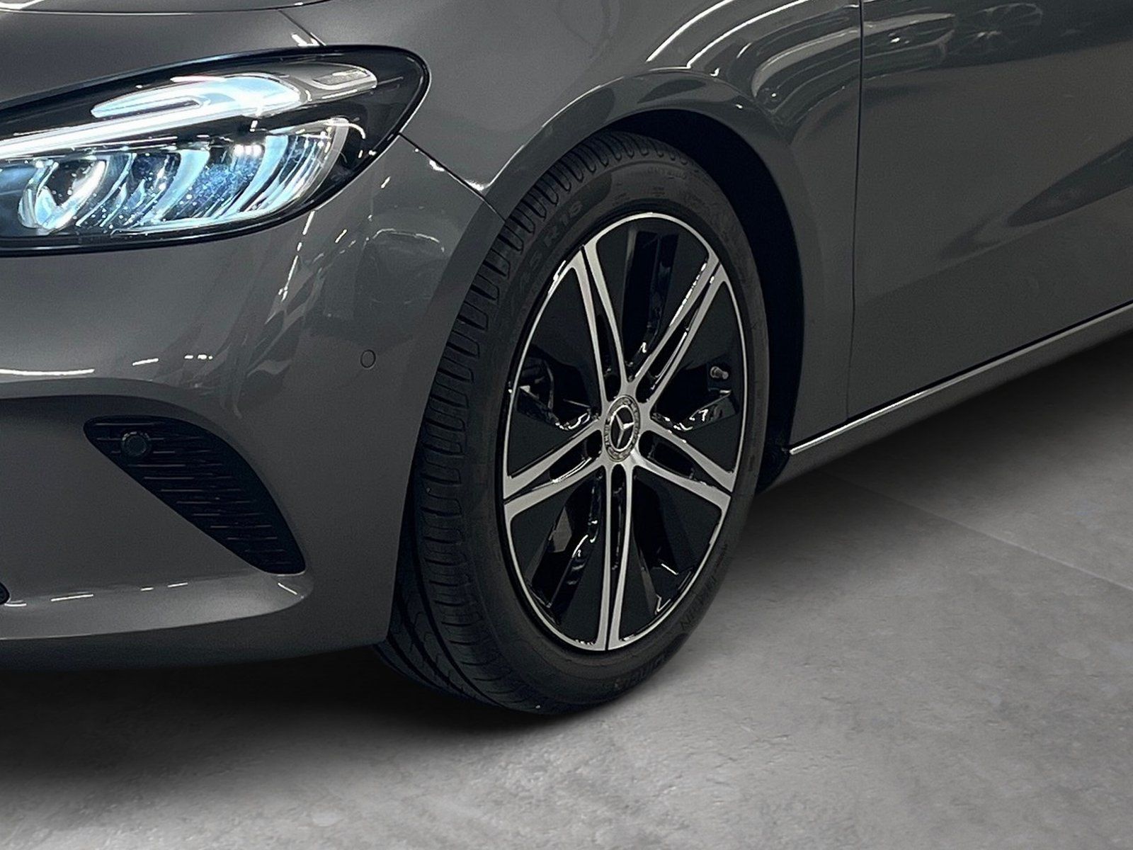 Fahrzeugabbildung Mercedes-Benz B 200 Progressive*AHK*STDHZG*Distro*Totwi*Sound*