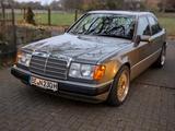 Mercedes-Benz 230E mit H Kennzeichen, sehr guter Zustand  - Mercedes-Benz 230 aus 1991