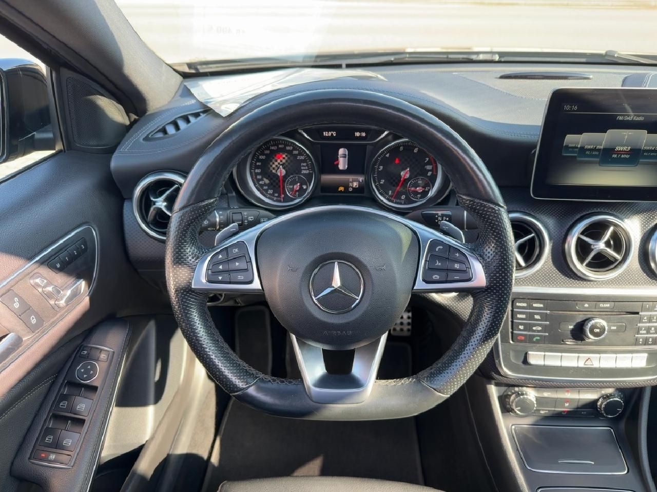 Fahrzeugabbildung Mercedes-Benz A 250 AMG Line 4Matic*Pano*Night Paket*RFK