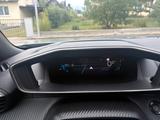 Peugeot e2008 136 "GT Pack" - Elektromotor - Peugeot 2008 in Augsburg