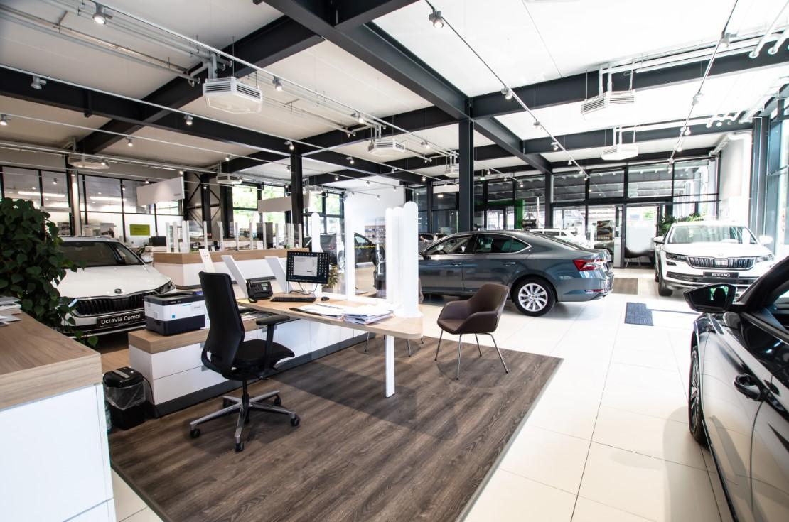 showroom-image-top