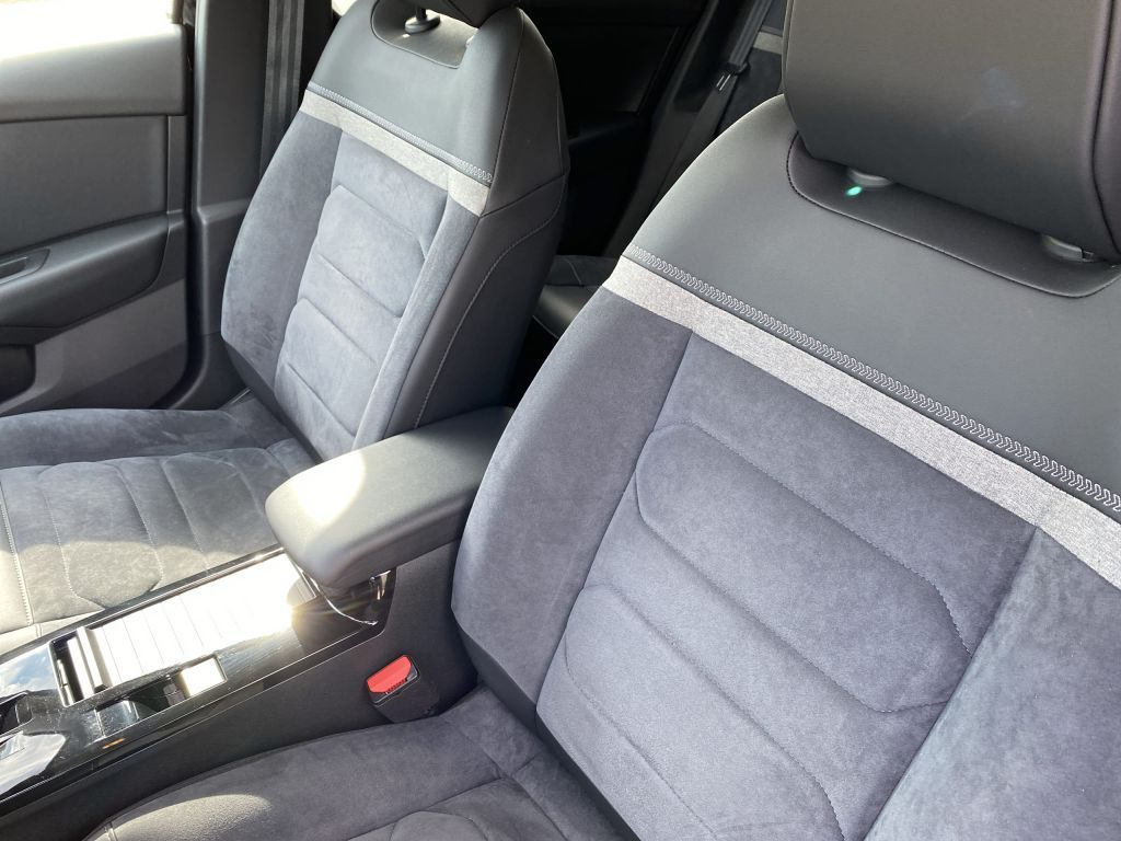 Fahrzeugabbildung Citroën C4 PT 130 S&S *Automatik* MAX *beh. Lenkr*HeadUp