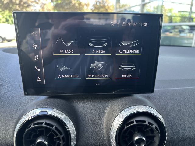 Q2 35 TFSI S line, MatrixLED, AHK, Alu, RFK