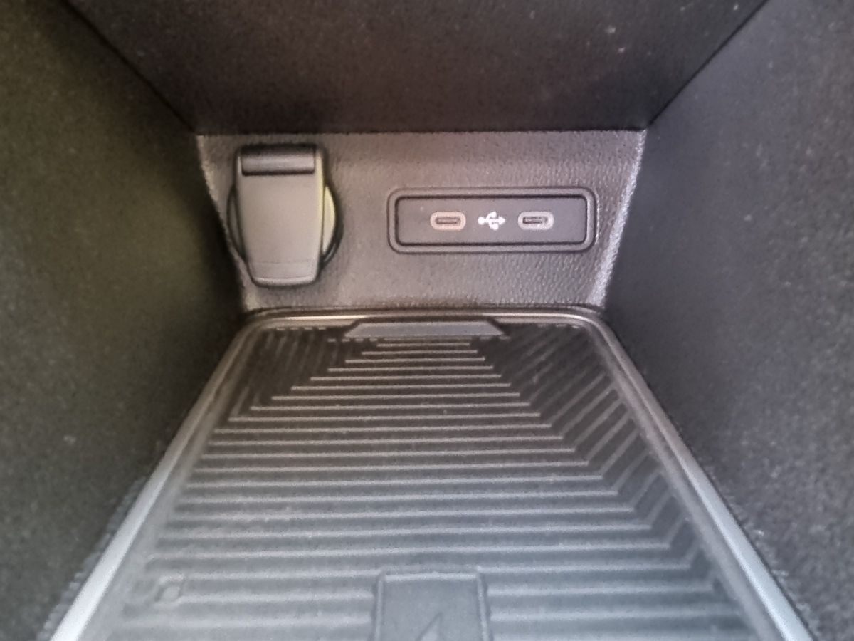 Fahrzeugabbildung Renault R 4 E-Tech Techno "plein sud" 150 Comfort Range