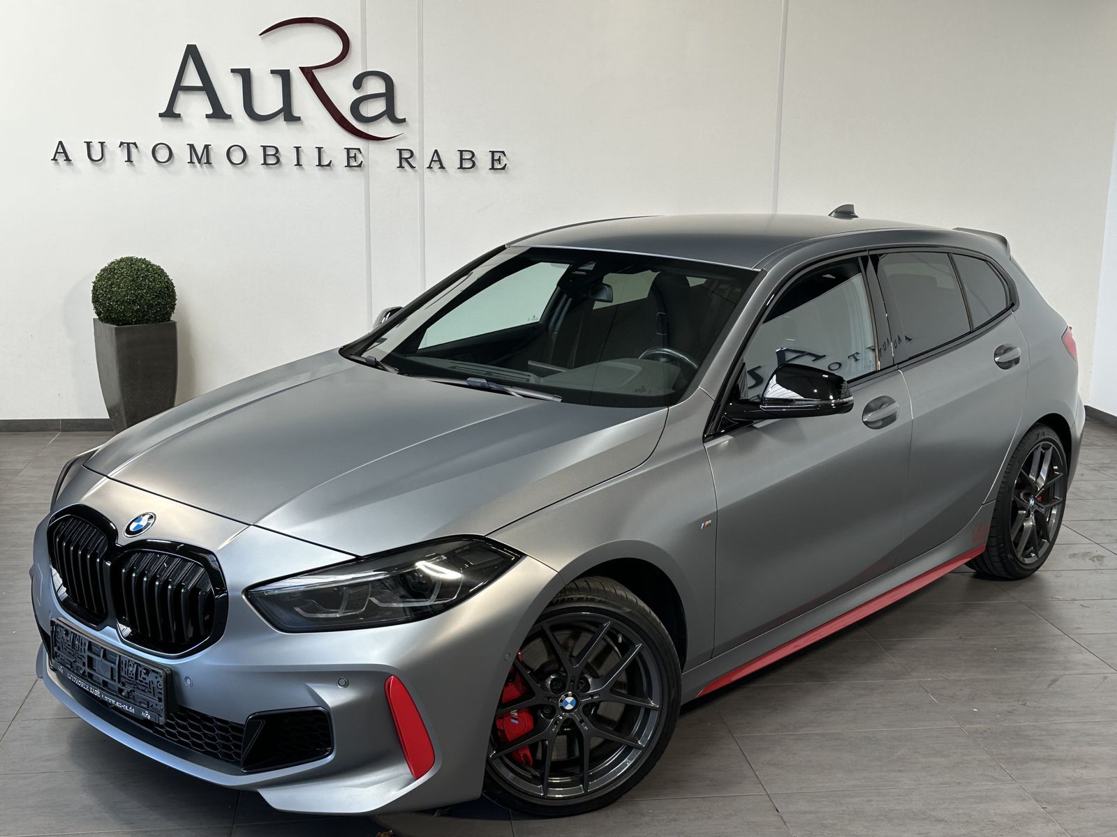 Fahrzeugabbildung BMW 128ti 5-Türer Individual NAV+LED+KAMERA+18ZO+VC