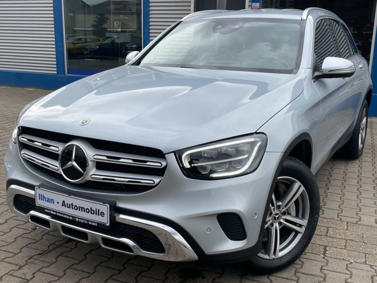 MERCEDES-BENZ GLC 300 de 4Matic*LED*LEDER*NAV*RCAM*PDC*ACC*
