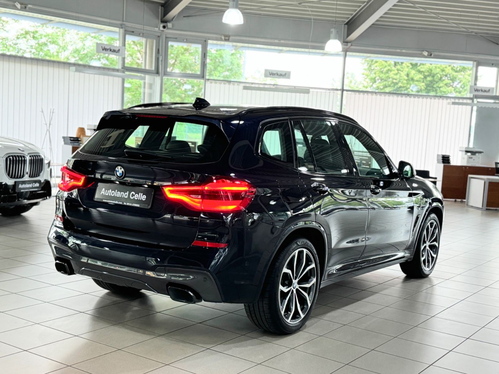 Fahrzeugabbildung BMW X3  M40i Kamera Panorama HUD HiFi Komfort Alarm