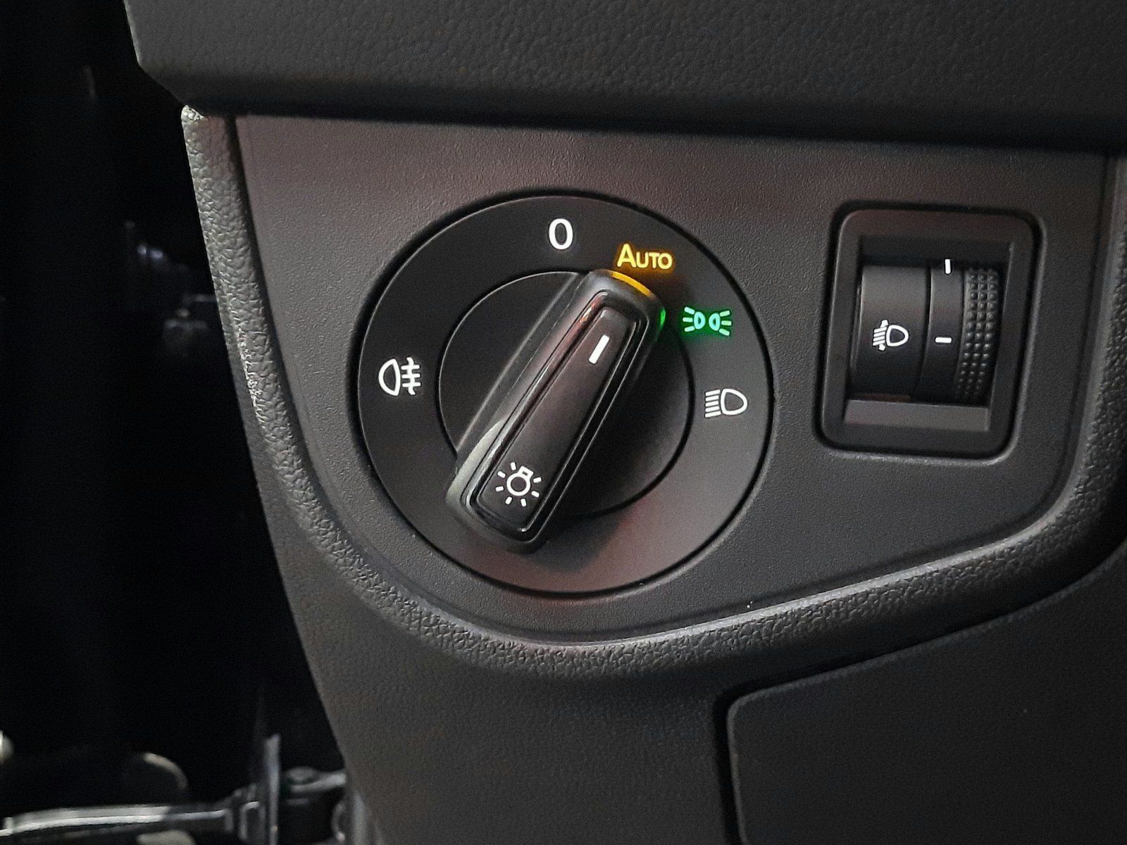 Fahrzeugabbildung Volkswagen Taigo Goal TSI DSG *AHK*Navi*Cam*