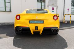 Fahrzeugabbildung Ferrari F12 Berlinetta Giallo Modena *MwSt./Scheckheft*