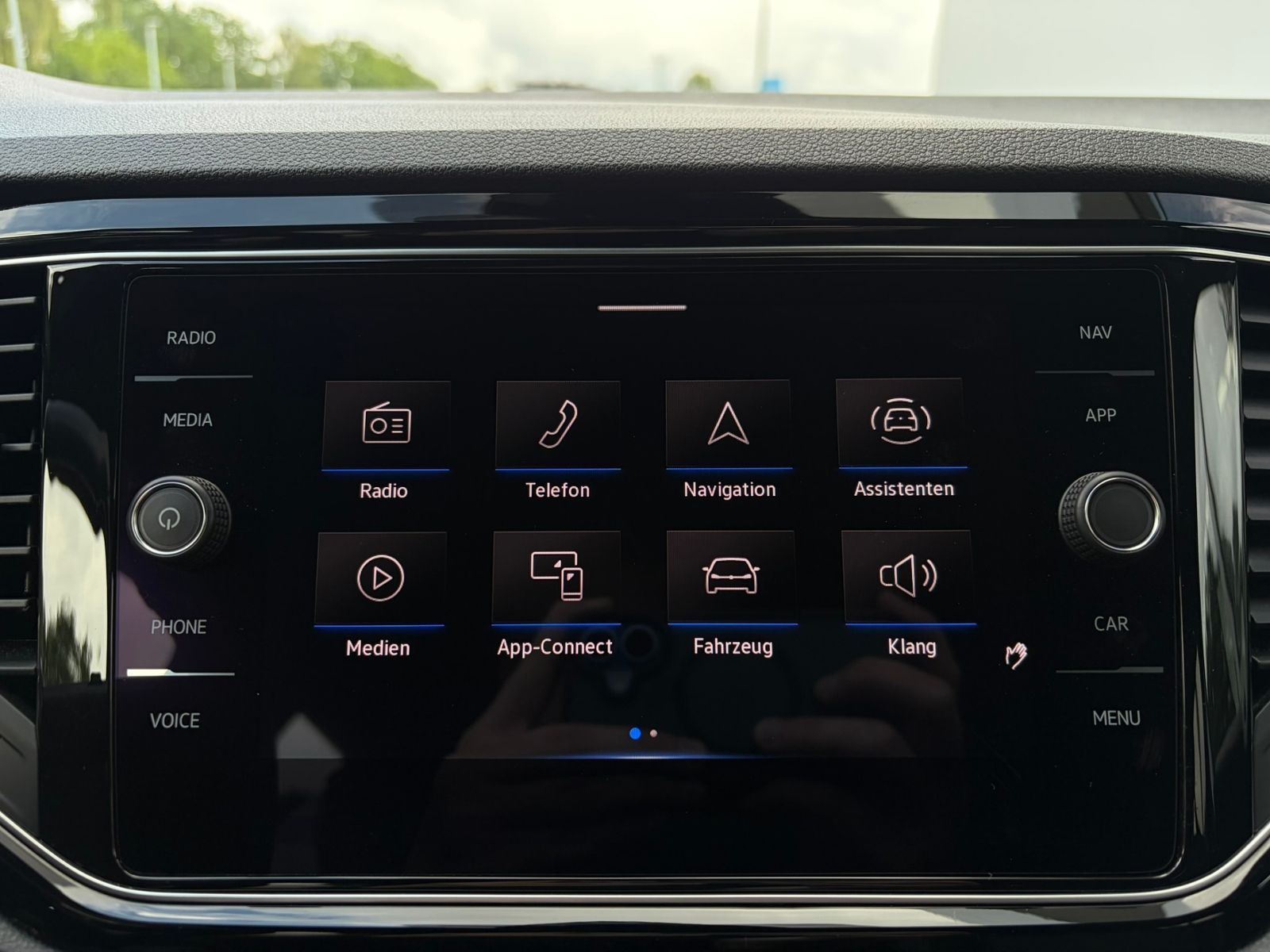 Fahrzeugabbildung Volkswagen T-Roc Sport 1.5 TSI DSG *BlackStyle,LED,ACC,Navi