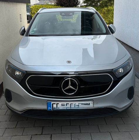 MERCEDES-BENZ EQA 250 -