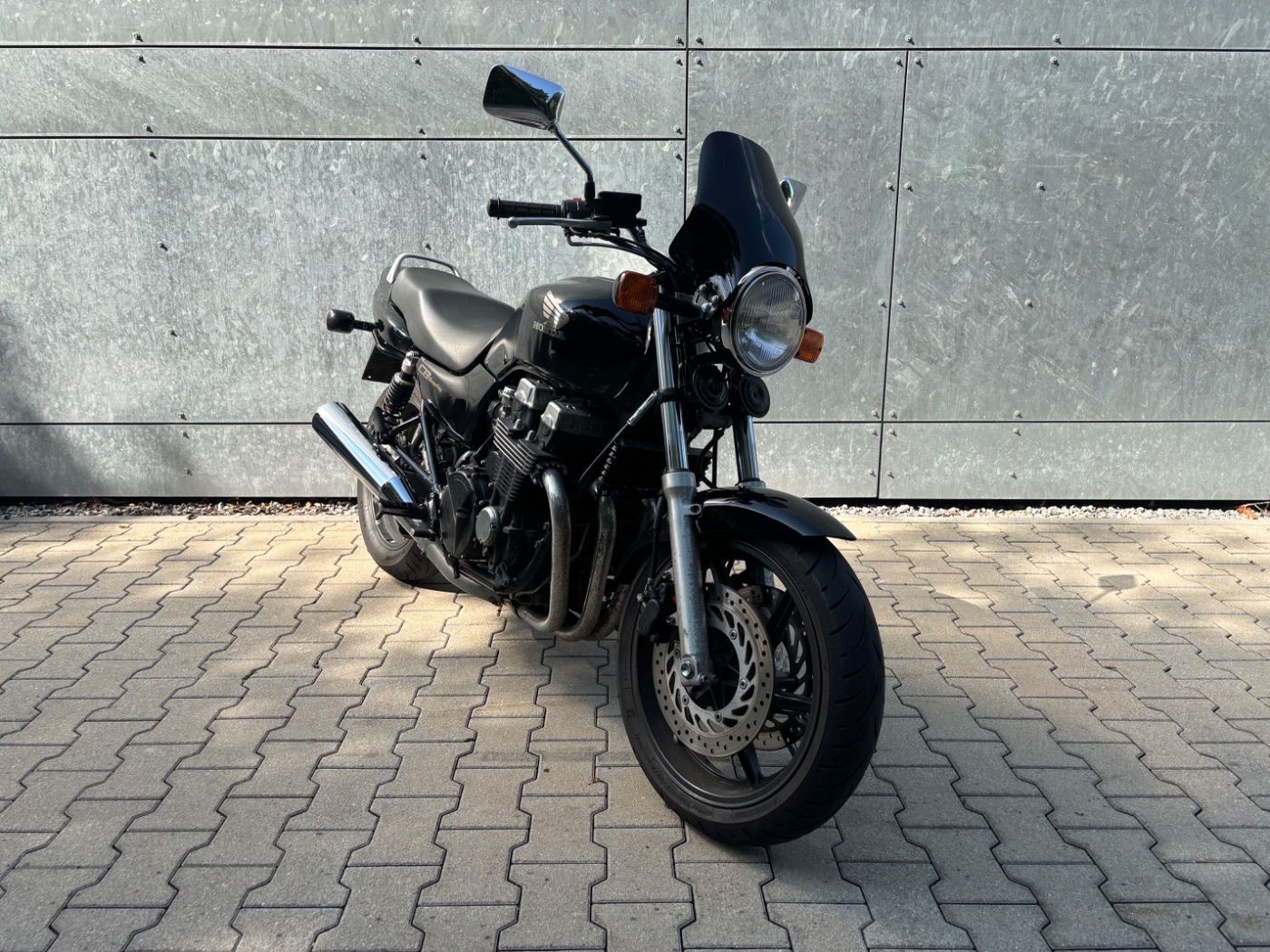 Fahrzeugabbildung Honda CB 750 Seven Fifty aus 1. Hand