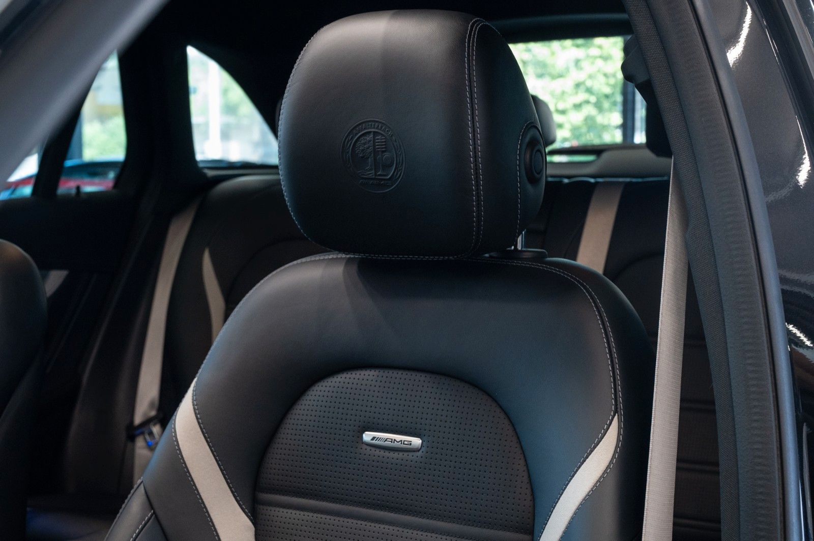 Daumennagel 46 - Mercedes-Benz GLC 63S AMG 4Matic|CARBON|PANO|HEAD-UP|VOLL