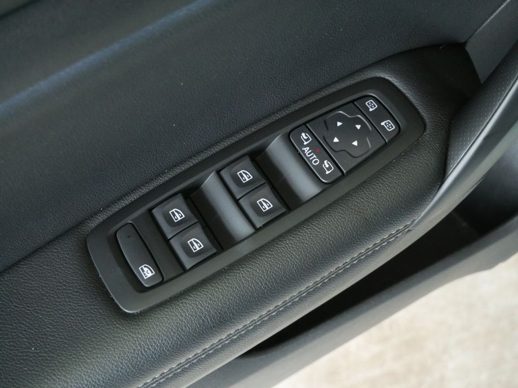 Fahrzeugabbildung Renault Megane Grandtour Intens E-TECH Plug-in 160