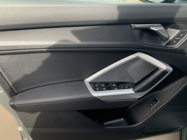 Q3 35 TDI S LINE LED+NAVI+KAMERA+ALU+SHZ+PDC