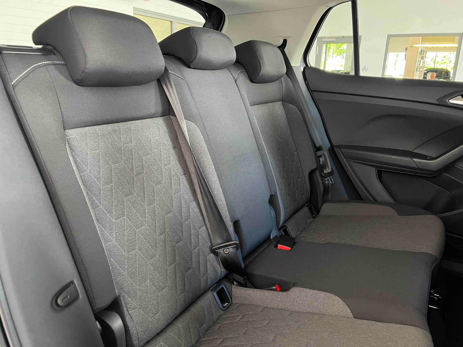 Fahrzeugabbildung Volkswagen T-Cross Life 1.0 TSI DSG *LED, App-Connect, 17"-