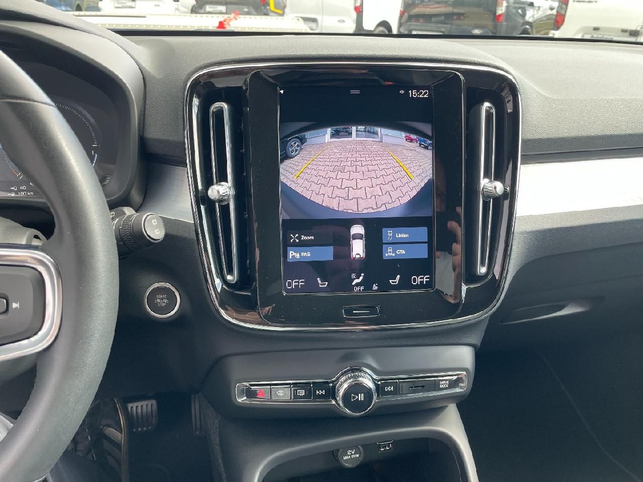 Fahrzeugabbildung Volvo XC40 Core Recharge Plug-In Hybrid 2WD