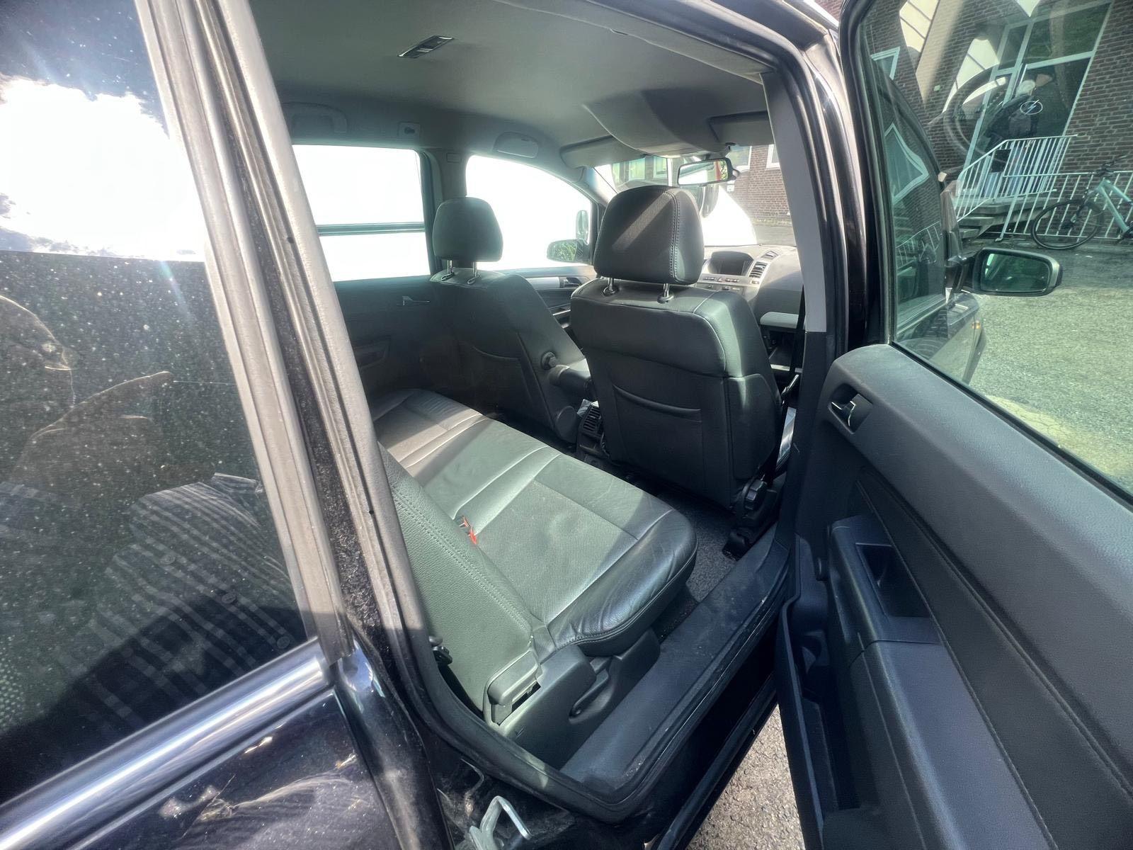 Opel Zafira 2006 — interior