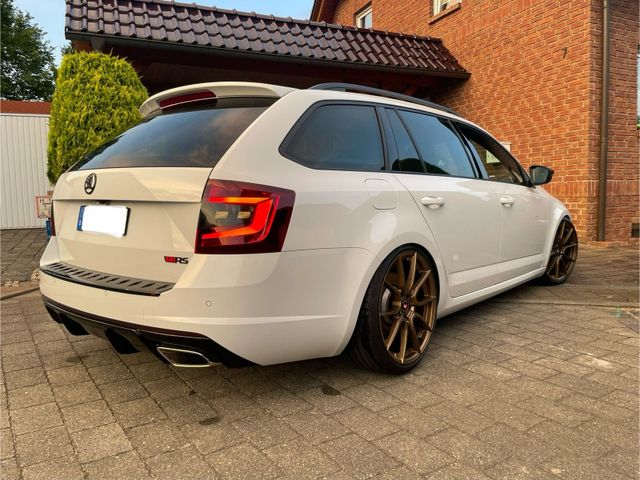 Skoda Octavia RS DSG LED AHK No Airride