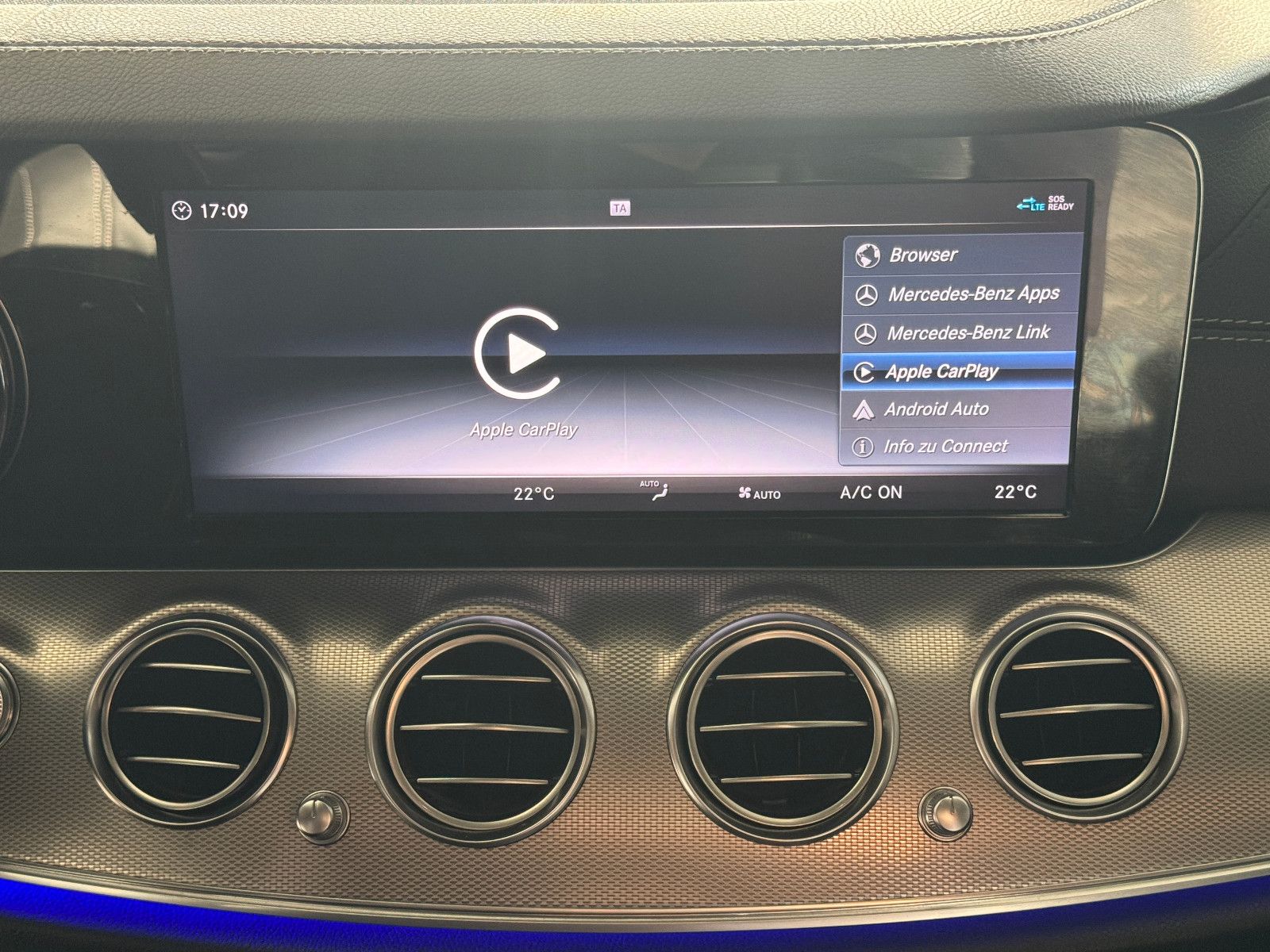 Fahrzeugabbildung Mercedes-Benz E 250 T 9GT 2X AMG LINE DISTRONIC MEMORY 20 ZOLL