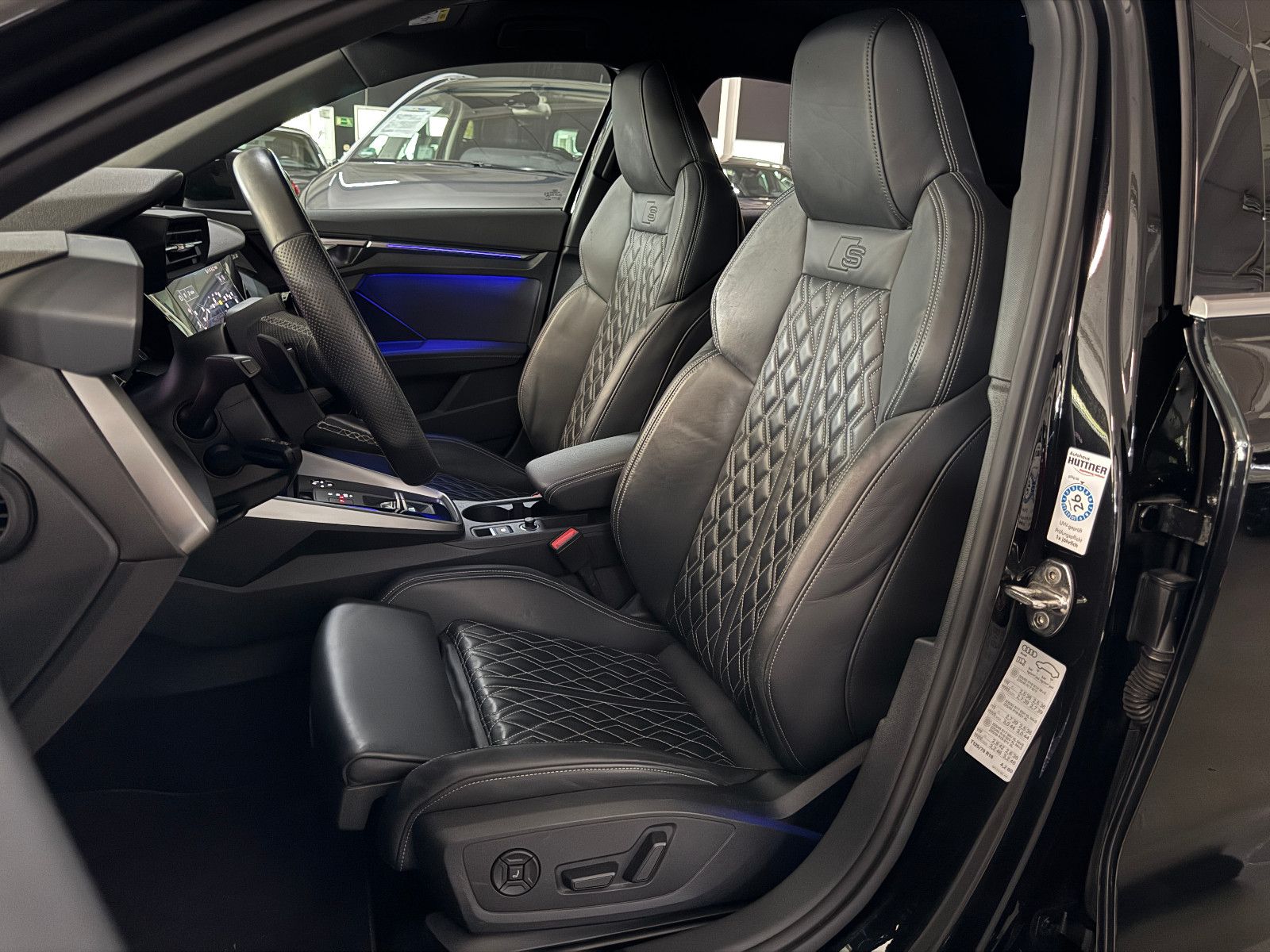 Fahrzeugabbildung Audi A3 40 TDI LIM. QUATTRO 3X S-LINE RS3 S-SITZE B&0