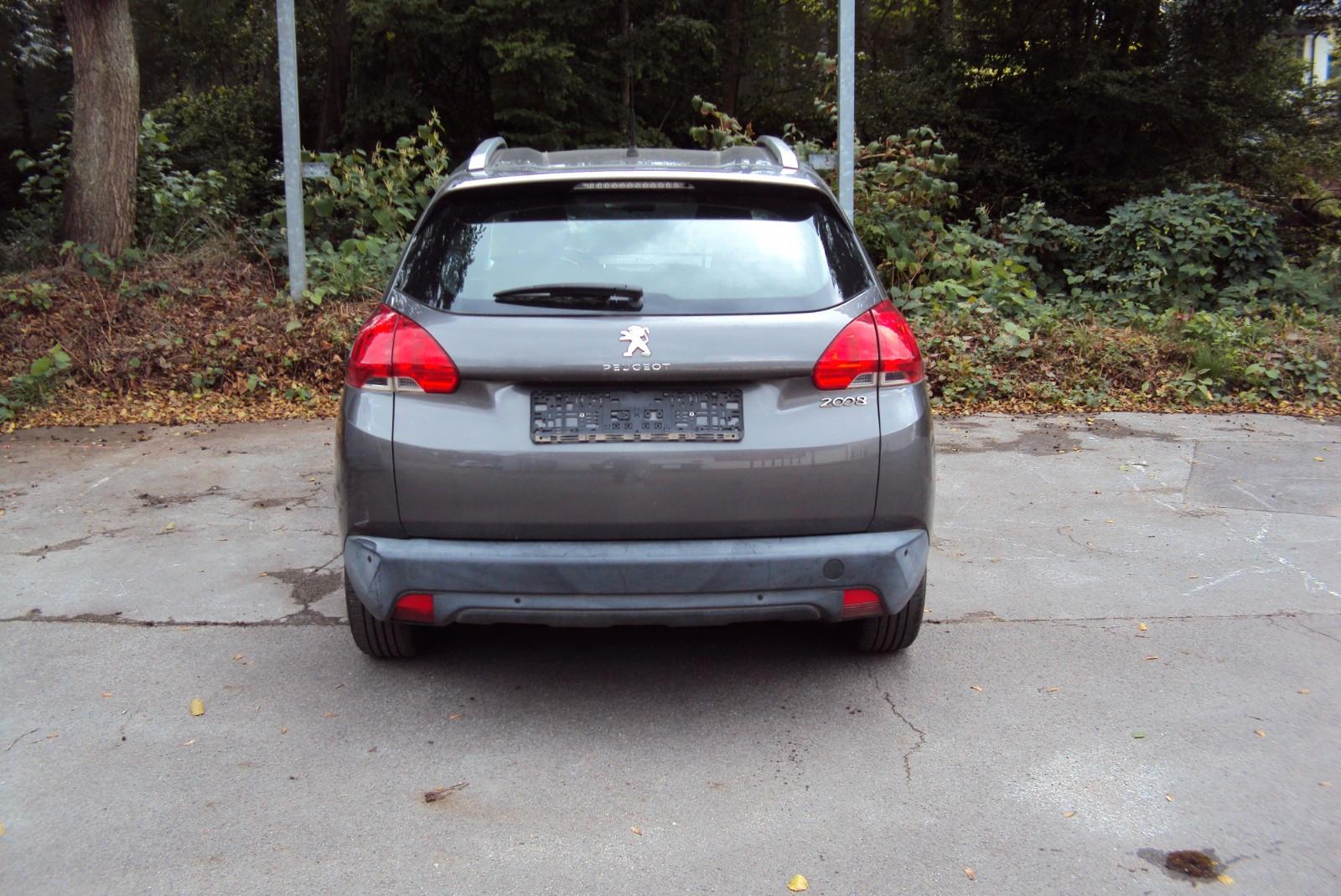 Peugeot 2008 Active-AUTOMATIK-NAVI-KLIMA--79000KM