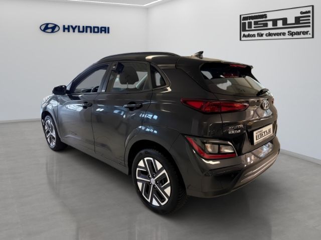 Fahrzeugabbildung Hyundai KONA Elektro (100kW) SELECT-Paket inkl. 11kW OBC
