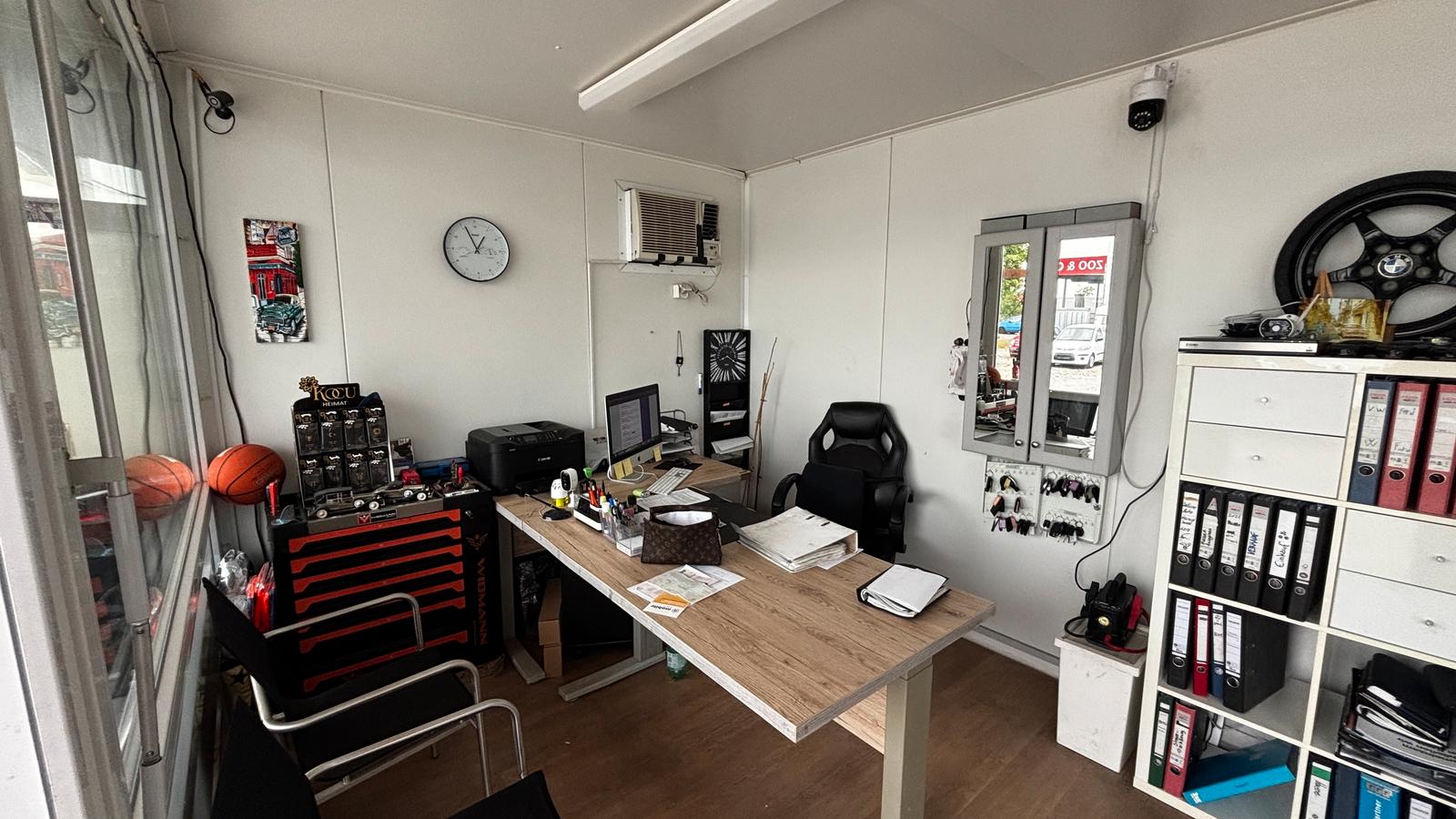 showroom-image-bottom