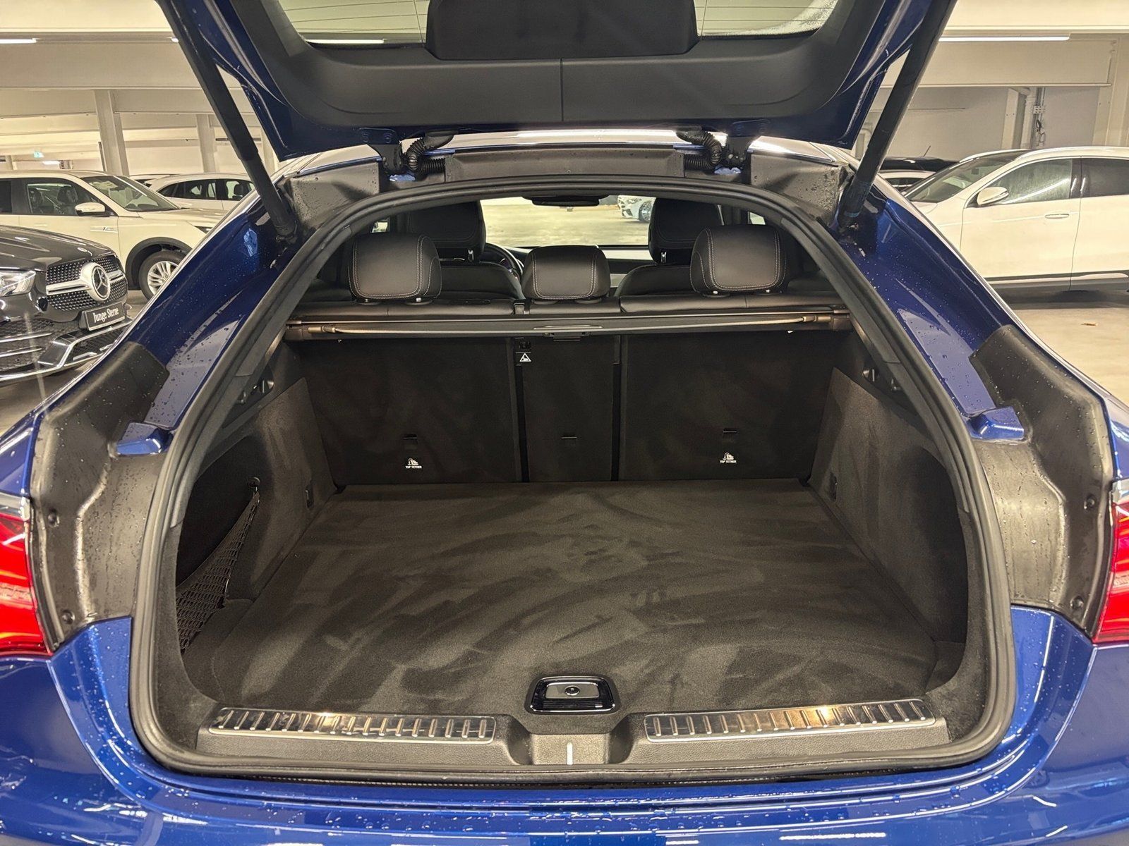 Fahrzeugabbildung Mercedes-Benz GLC 300 4M AMG*Night*Burmester*ILS*COMAND*360°*