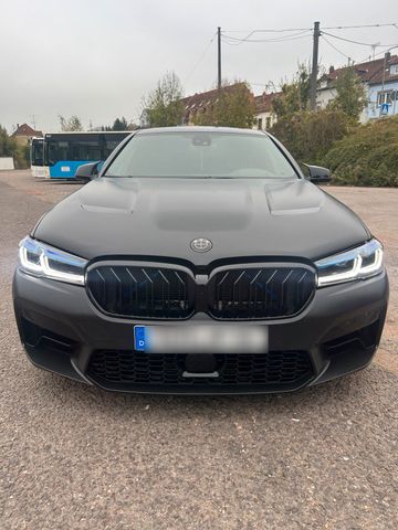 BMW 528i F10 G30 Umbau Schwarz Matt