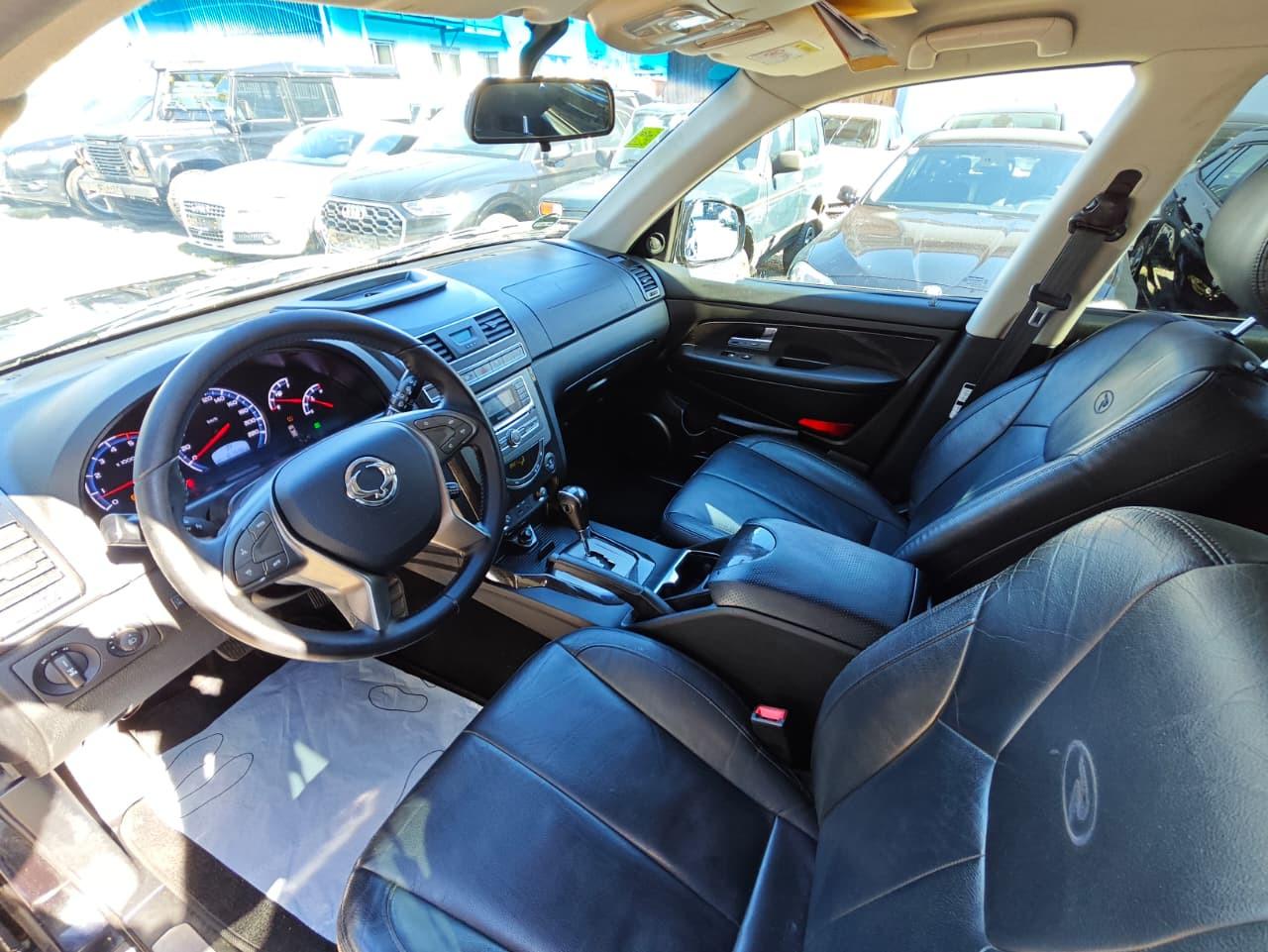 SsangYong Rexton 2015 — photo 12