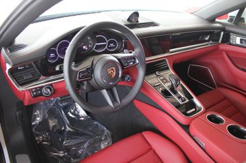 Porsche Panamera - 3