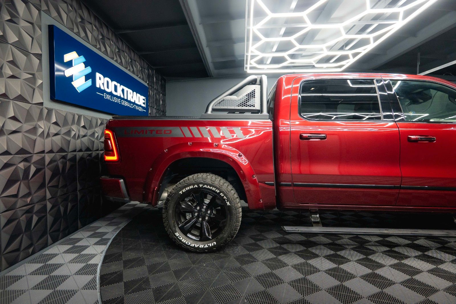 Fahrzeugabbildung Dodge RAM 5.7 V8 HEMI LIMITED Offroad FULL Options ACC