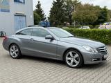 Mercedes-Benz E 350 Coupe CGI BlueEfficiency Garantie* TÜV 27* - mit Benzin-Antrieb: Coupe, mit Navigationssystem, mit Klimaanlage