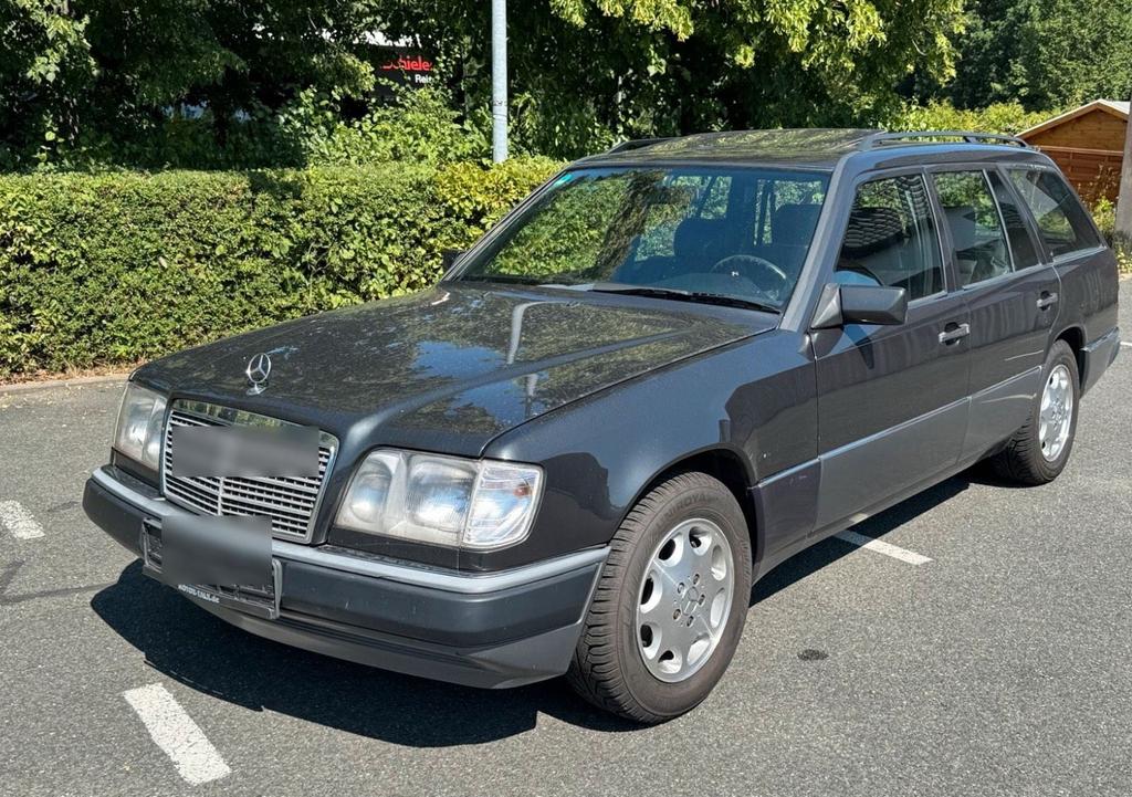 Mercedes-Benz E 320