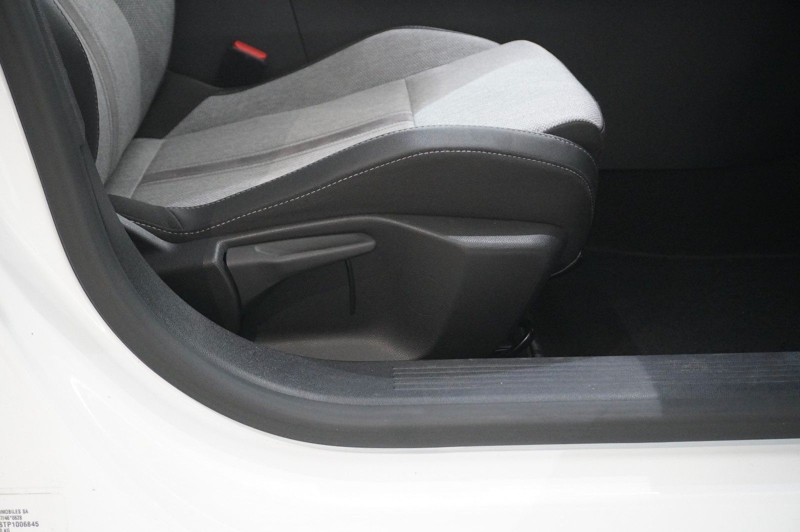 Fahrzeugabbildung Opel Astra L Lim. 1.2T ELEGANCE NAVI/LED/KAMERA/SPORT