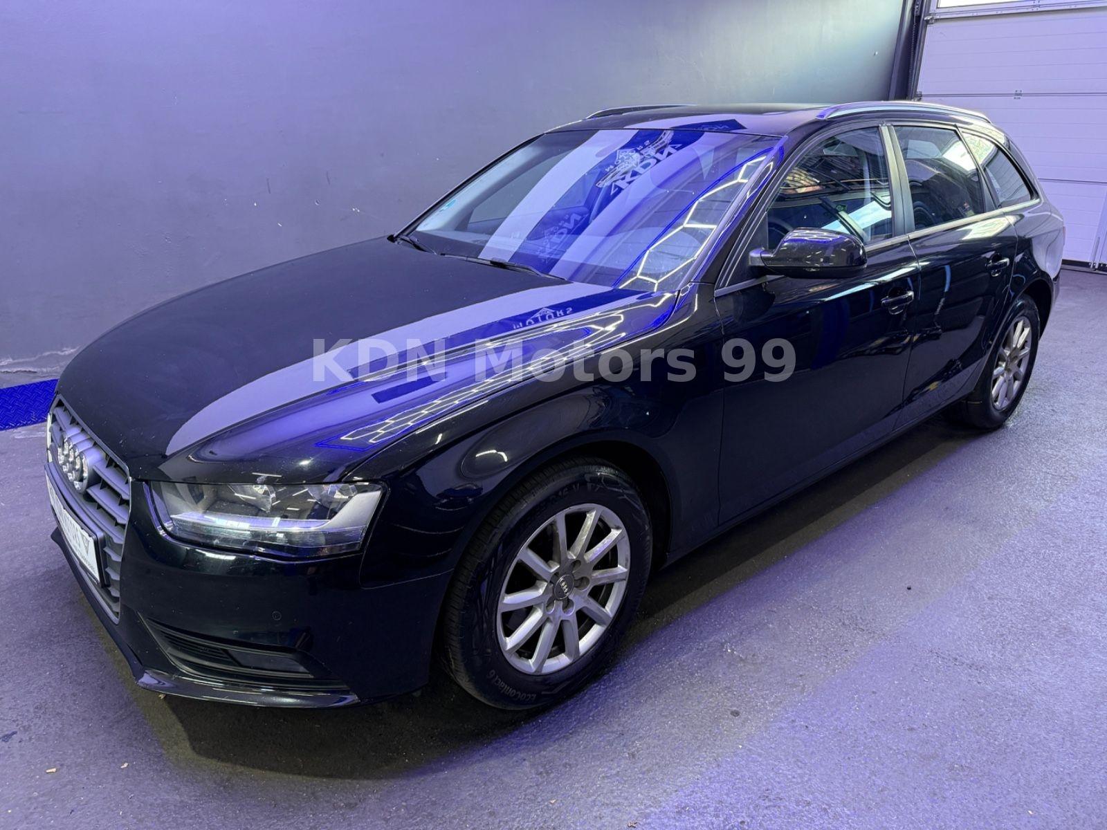Audi A4 2.0 TDI Avant Attraction Automatik*Panorama*